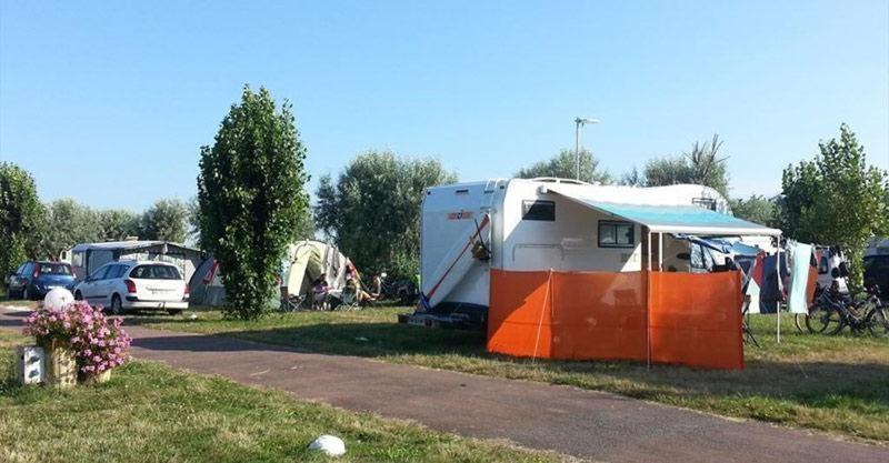 Camping Phare Ouest Saint-Denis-dʼOléron المظهر الخارجي الصورة