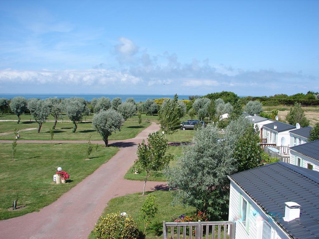 Camping Phare Ouest Saint-Denis-dʼOléron المظهر الخارجي الصورة