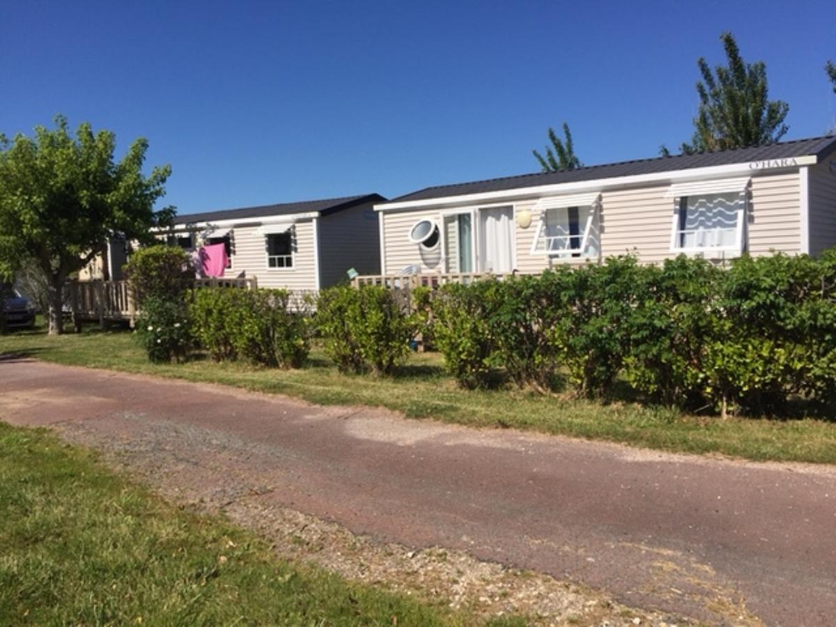 Camping Phare Ouest Saint-Denis-dʼOléron المظهر الخارجي الصورة