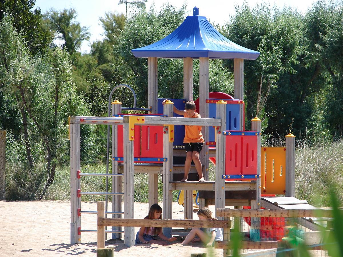 Camping Phare Ouest Saint-Denis-dʼOléron المظهر الخارجي الصورة