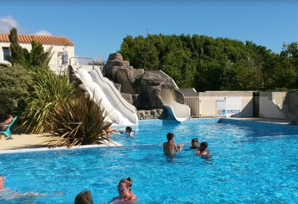 Camping Phare Ouest Saint-Denis-dʼOléron المظهر الخارجي الصورة